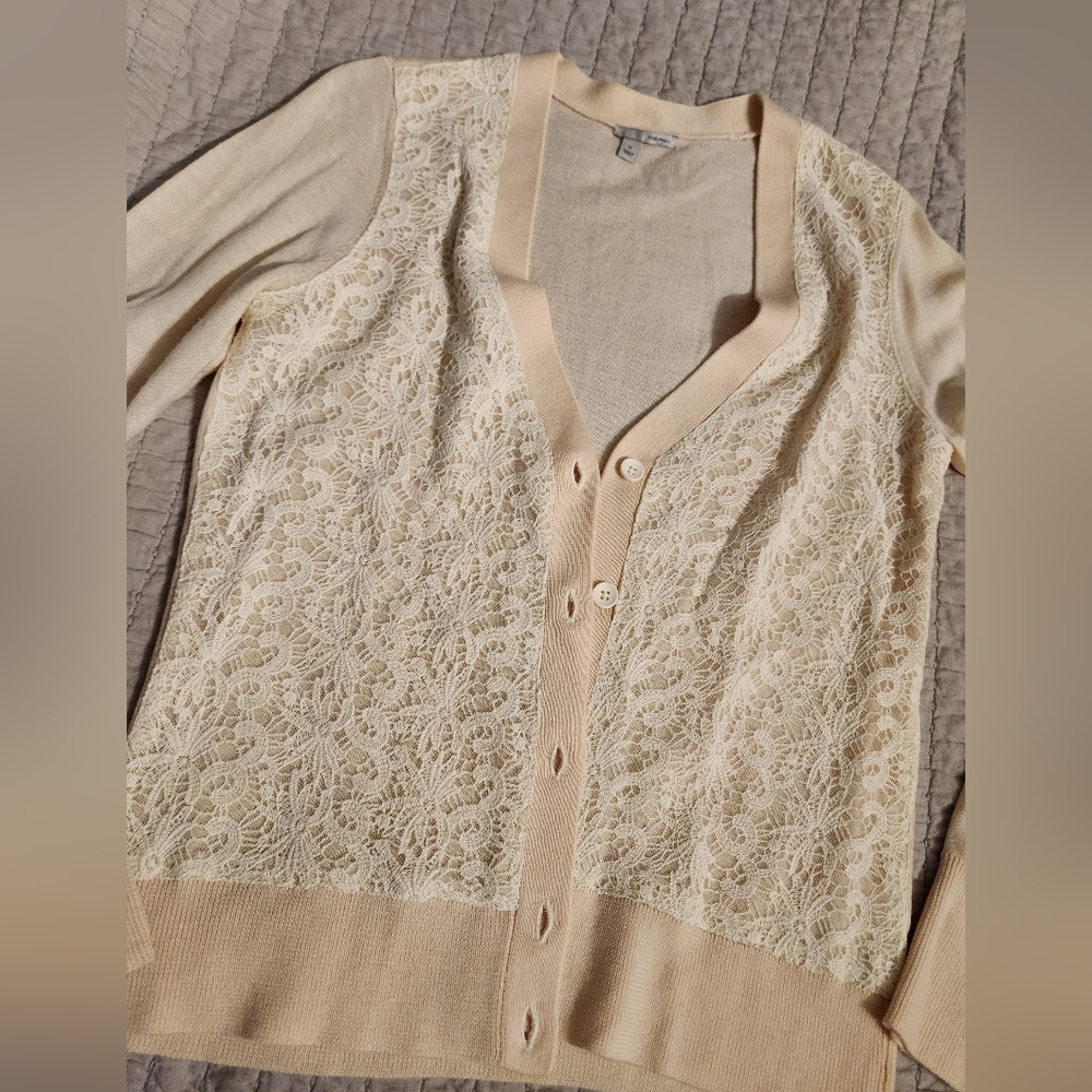 Button down sweater - Picture 2 of 3